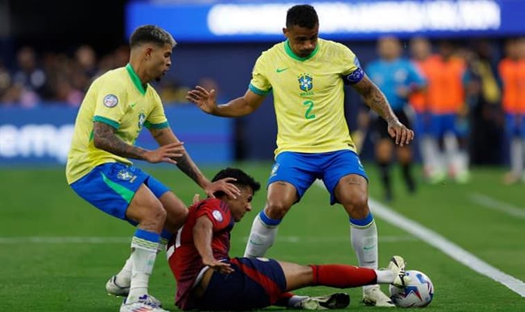 Phân tích phong độ và thành tích đối đầu